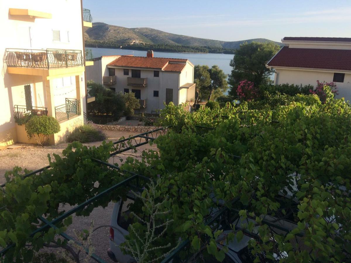 Apartments Maslina Жаборич Экстерьер фото